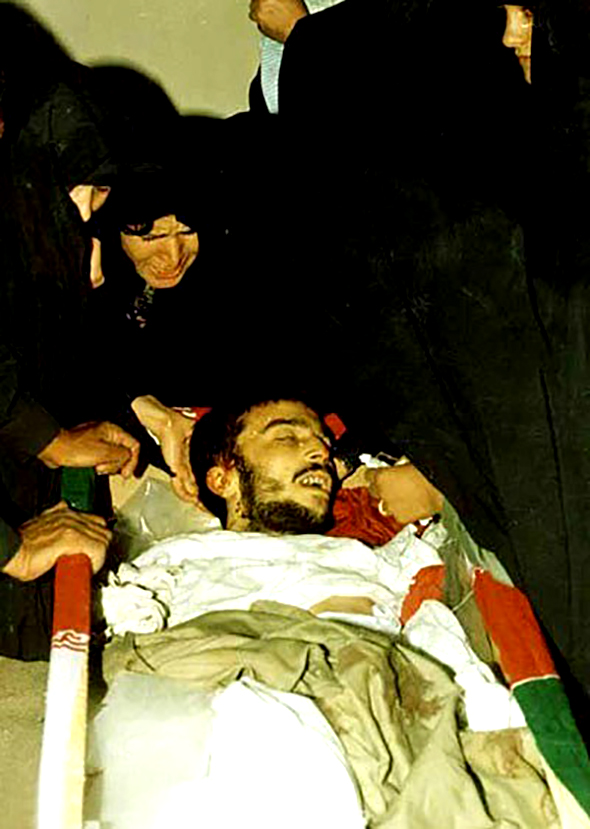 عکس پیکر مطهر شهید محمود کاوه