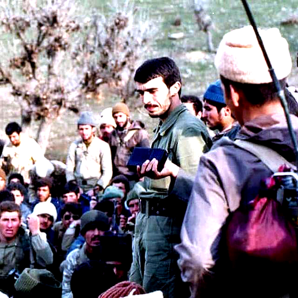تصاویر شهید کاوه در جبهه