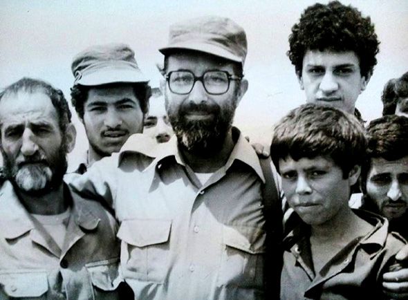 تصویر رزمندگان و شهید مصطفی چمران