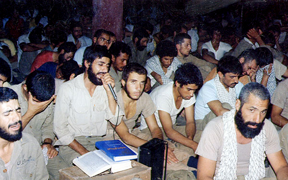 عکس مداحی شهید مصطفی ردانی پور